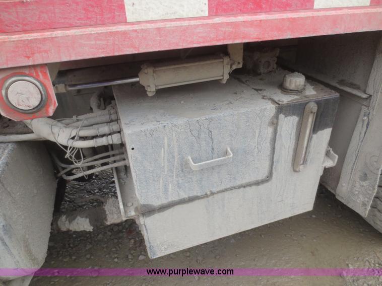 image for item I2194 1993 International 4900 dump truck