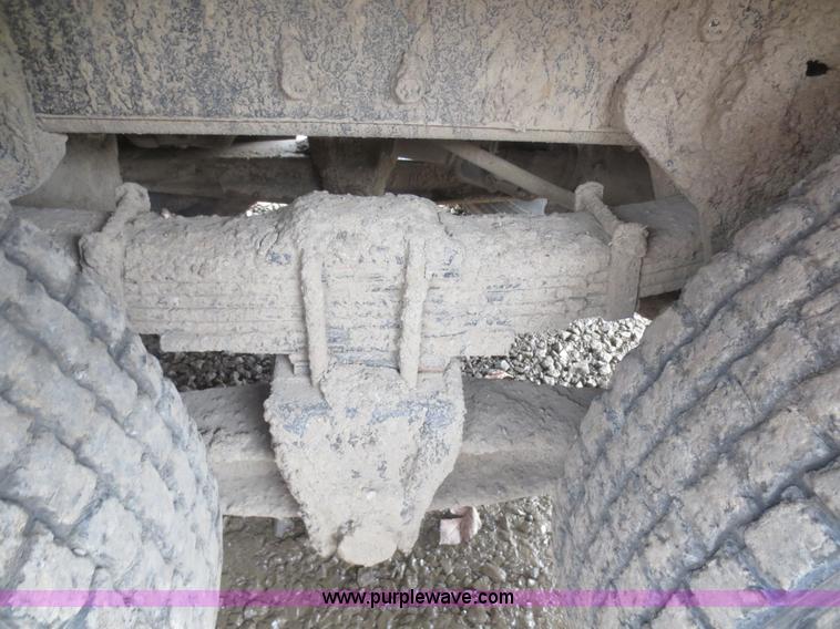 image for item I2194 1993 International 4900 dump truck