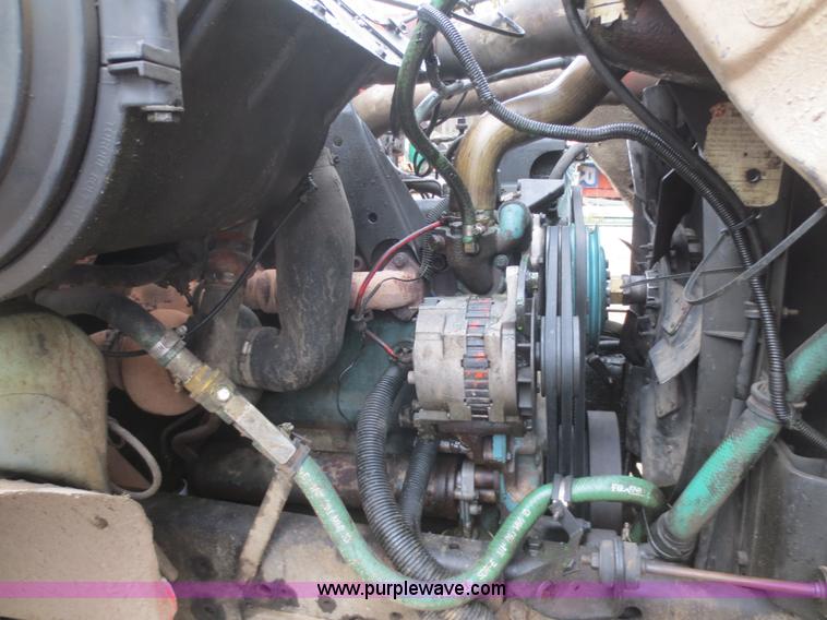 image for item I2194 1993 International 4900 dump truck