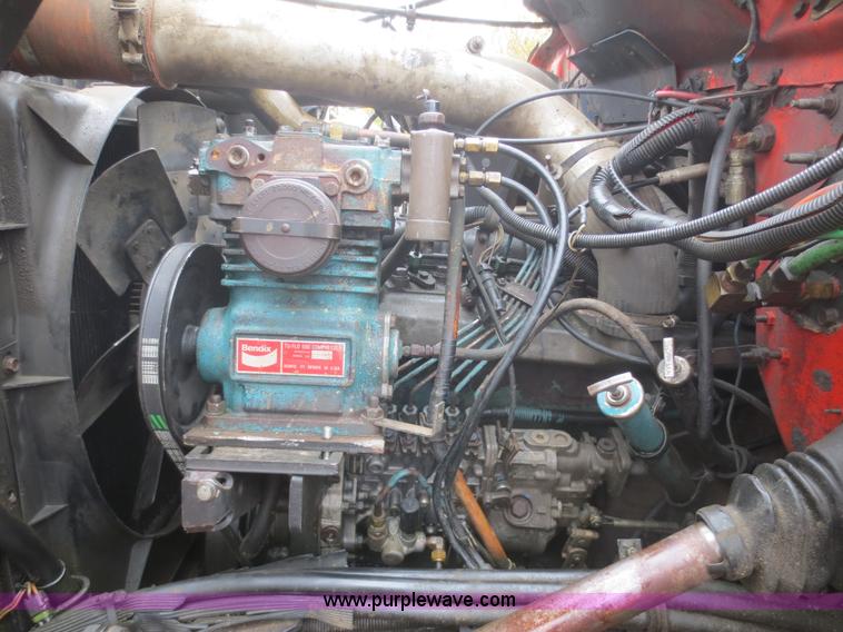 image for item I2194 1993 International 4900 dump truck