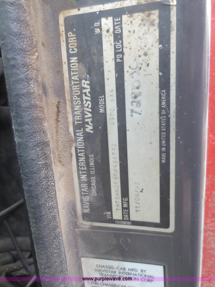 image for item I2194 1993 International 4900 dump truck