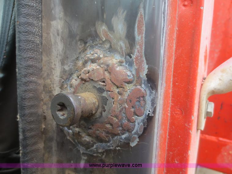 image for item I2194 1993 International 4900 dump truck