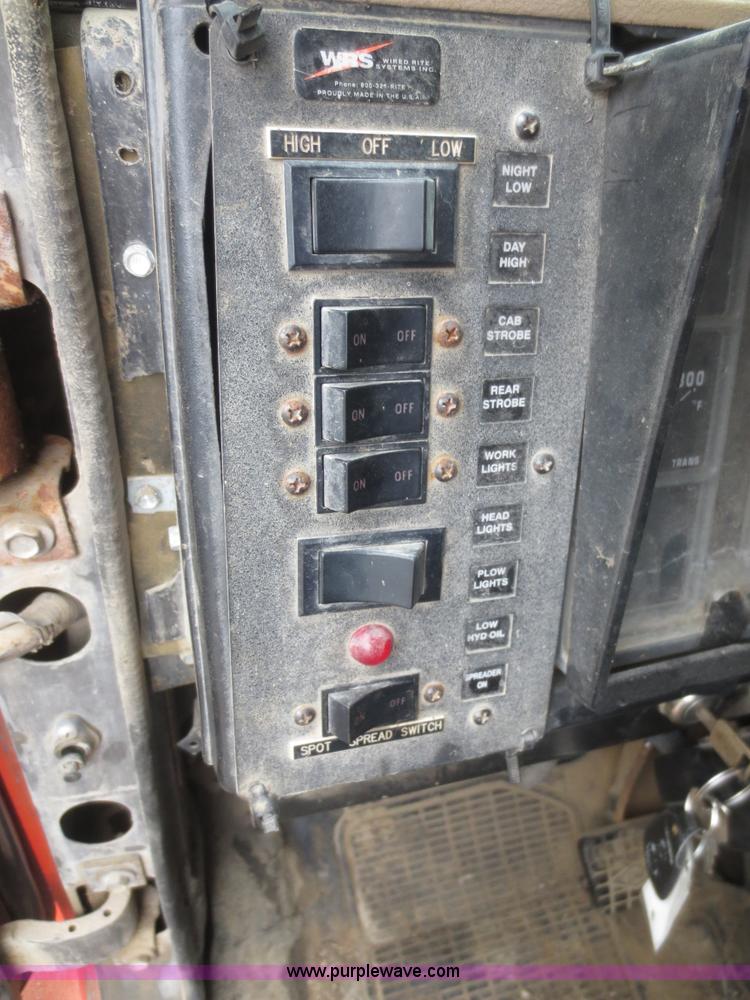 image for item I2194 1993 International 4900 dump truck