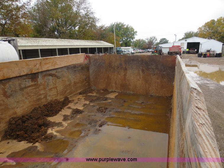 image for item I2194 1993 International 4900 dump truck