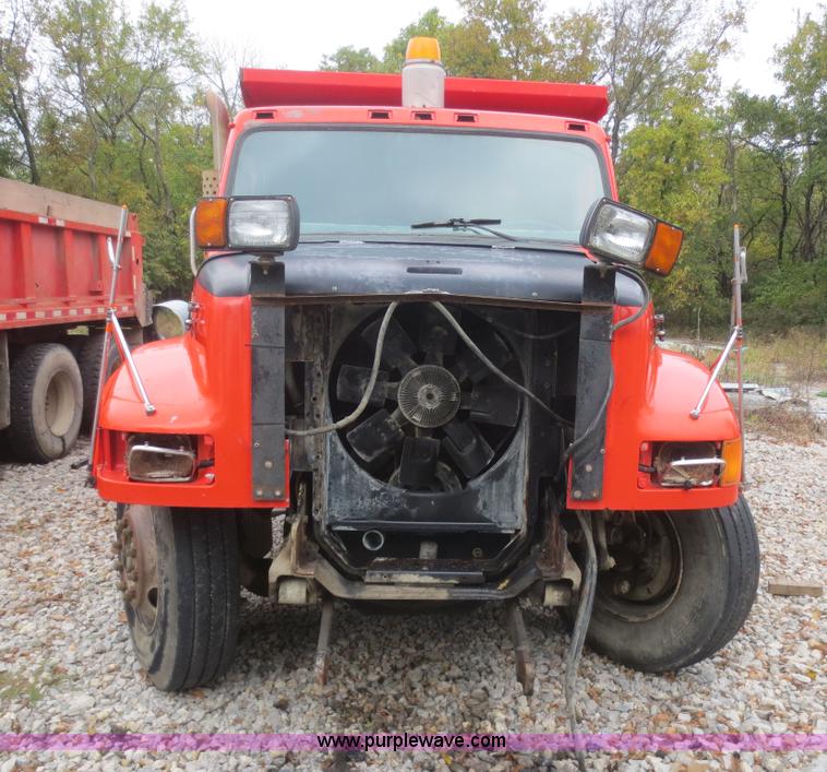 image for item I2195 1991 International 4900 dump truck