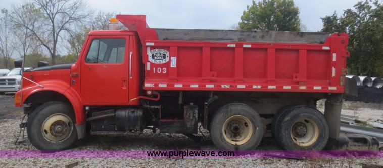 image for item I2195 1991 International 4900 dump truck