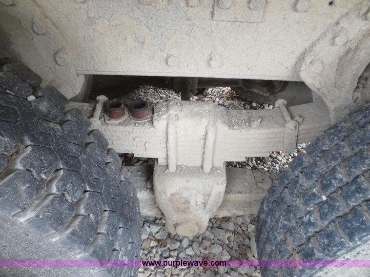 image for item I2195 1991 International 4900 dump truck