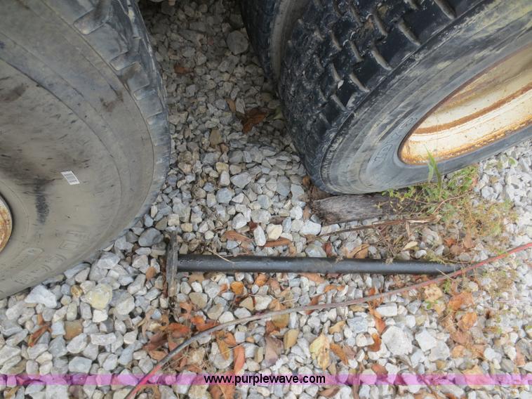 image for item I2195 1991 International 4900 dump truck