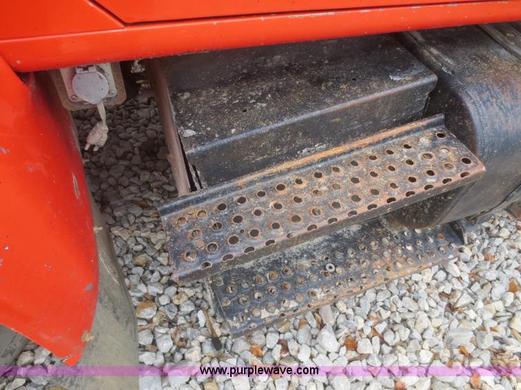 image for item I2195 1991 International 4900 dump truck