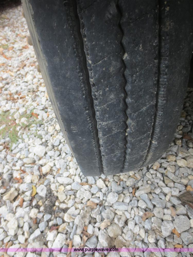 image for item I2195 1991 International 4900 dump truck