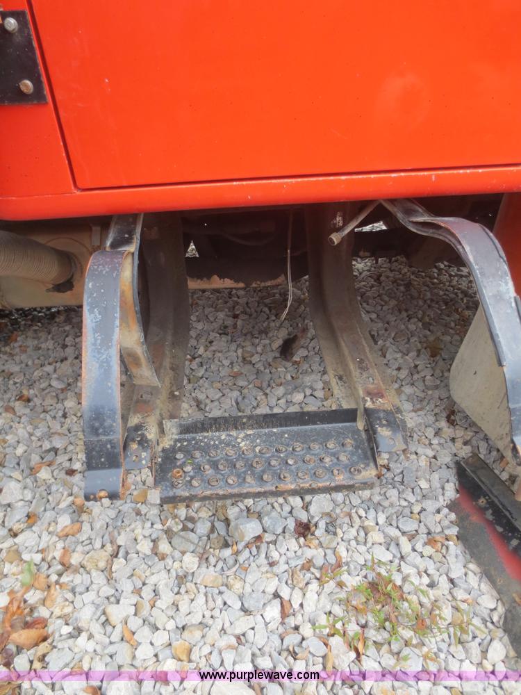 image for item I2195 1991 International 4900 dump truck