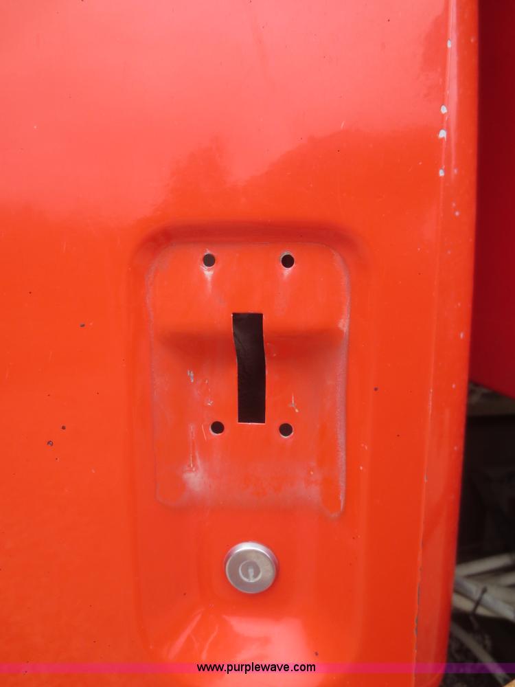 image for item I2195 1991 International 4900 dump truck