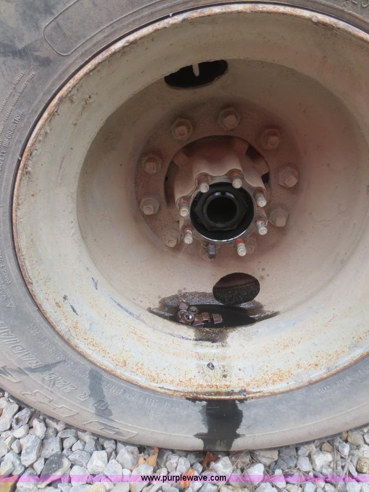 image for item I2196 1993 International 4900 dump truck