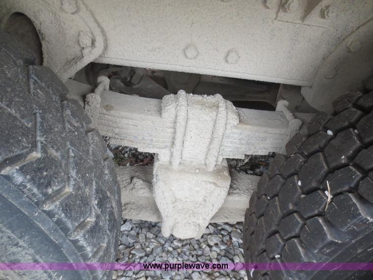 image for item I2196 1993 International 4900 dump truck