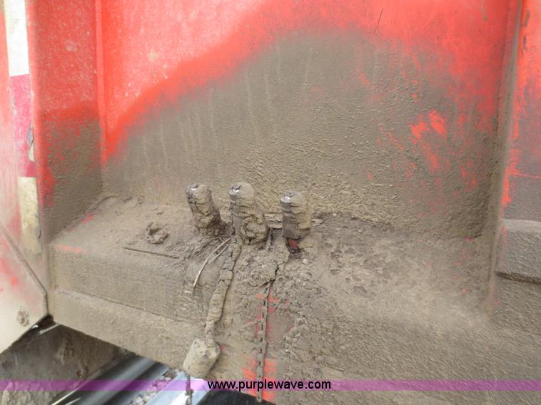 image for item I2196 1993 International 4900 dump truck