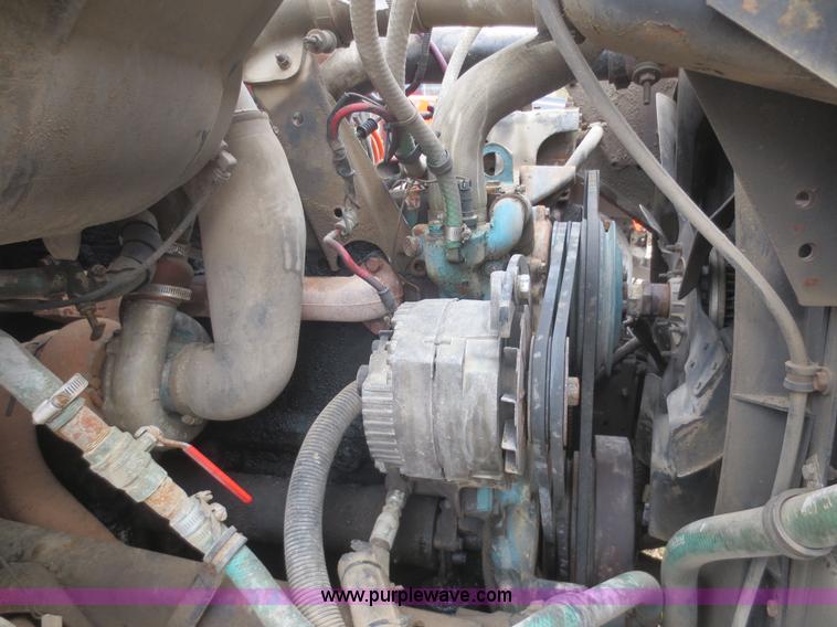 image for item I2196 1993 International 4900 dump truck