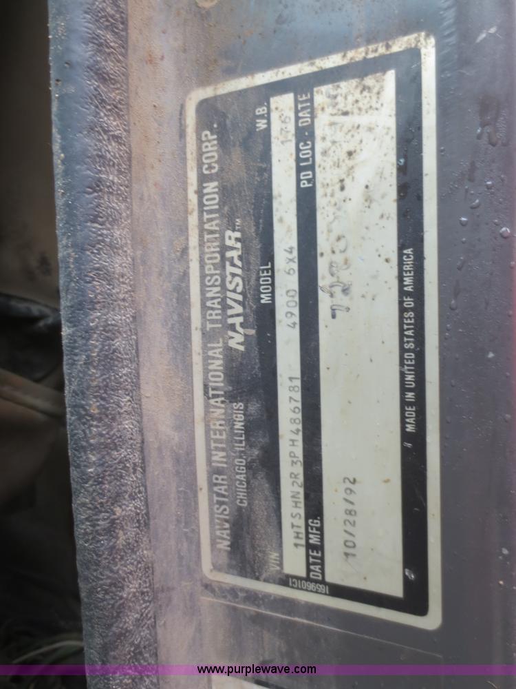 image for item I2196 1993 International 4900 dump truck