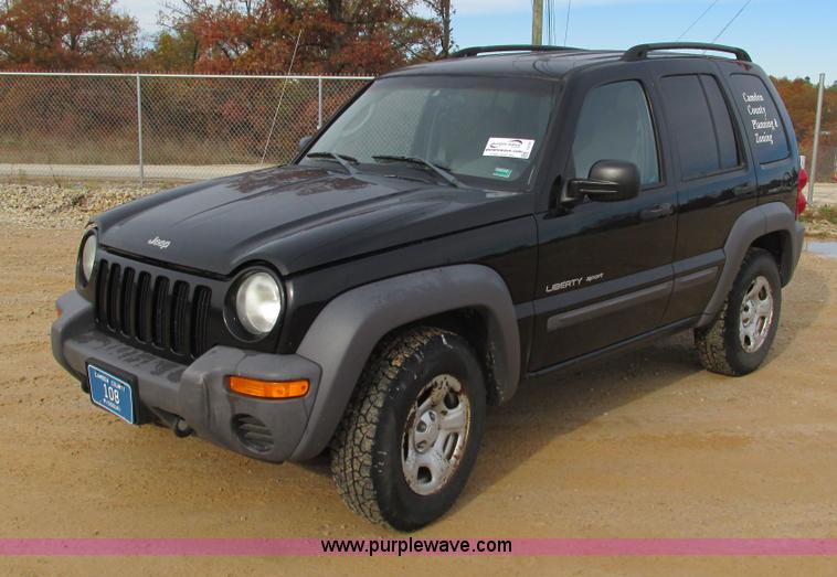 image for item I3191 2003 Jeep Liberty SUV