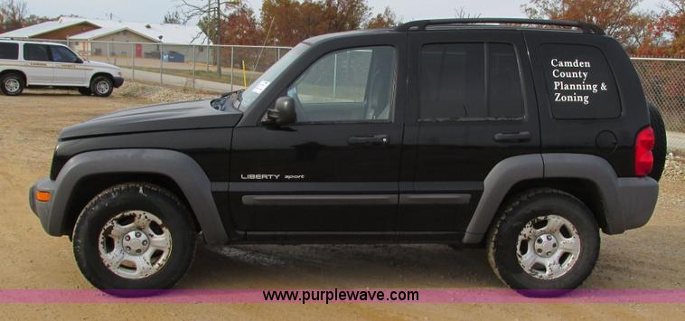 image for item I3191 2003 Jeep Liberty SUV