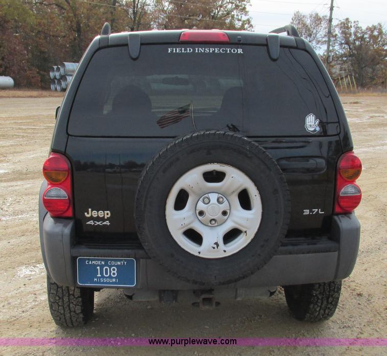 image for item I3191 2003 Jeep Liberty SUV