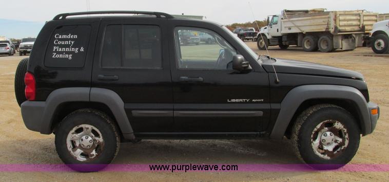 image for item I3191 2003 Jeep Liberty SUV