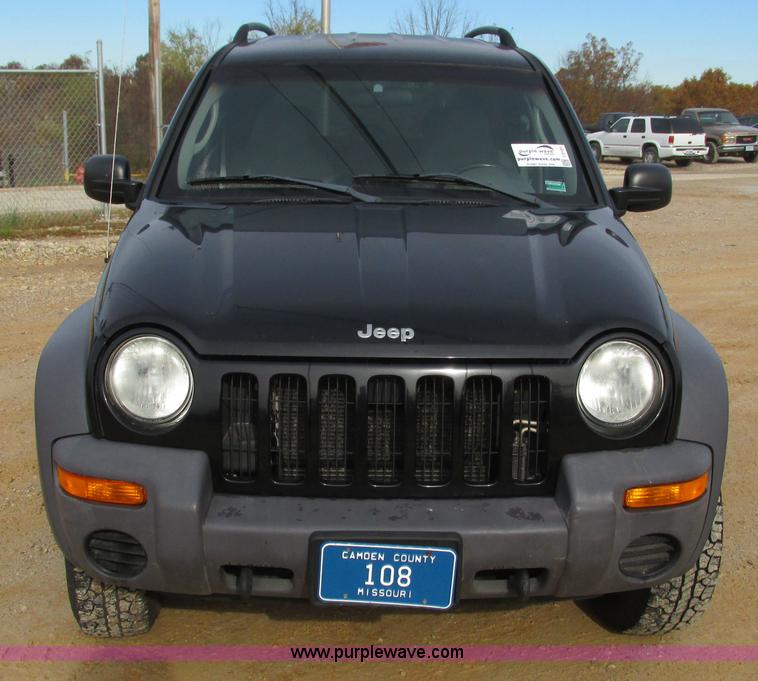 image for item I3191 2003 Jeep Liberty SUV