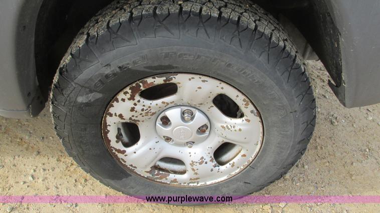 image for item I3191 2003 Jeep Liberty SUV