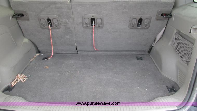 image for item I3191 2003 Jeep Liberty SUV