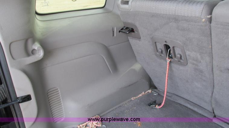 image for item I3191 2003 Jeep Liberty SUV