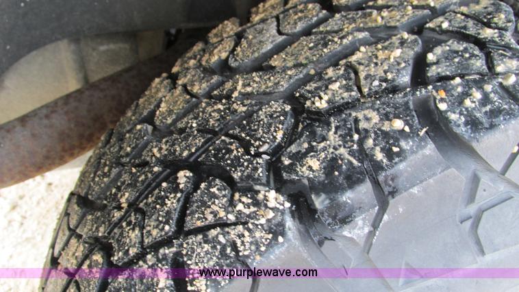 image for item I3191 2003 Jeep Liberty SUV