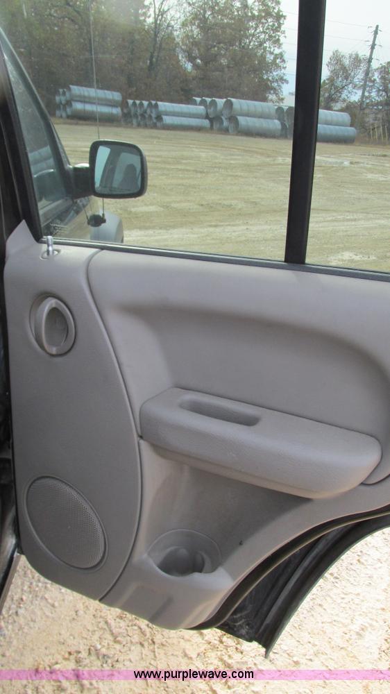 image for item I3191 2003 Jeep Liberty SUV