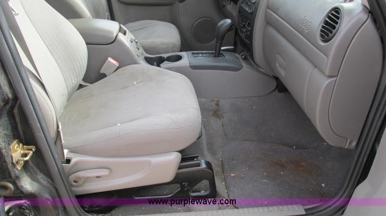 image for item I3191 2003 Jeep Liberty SUV