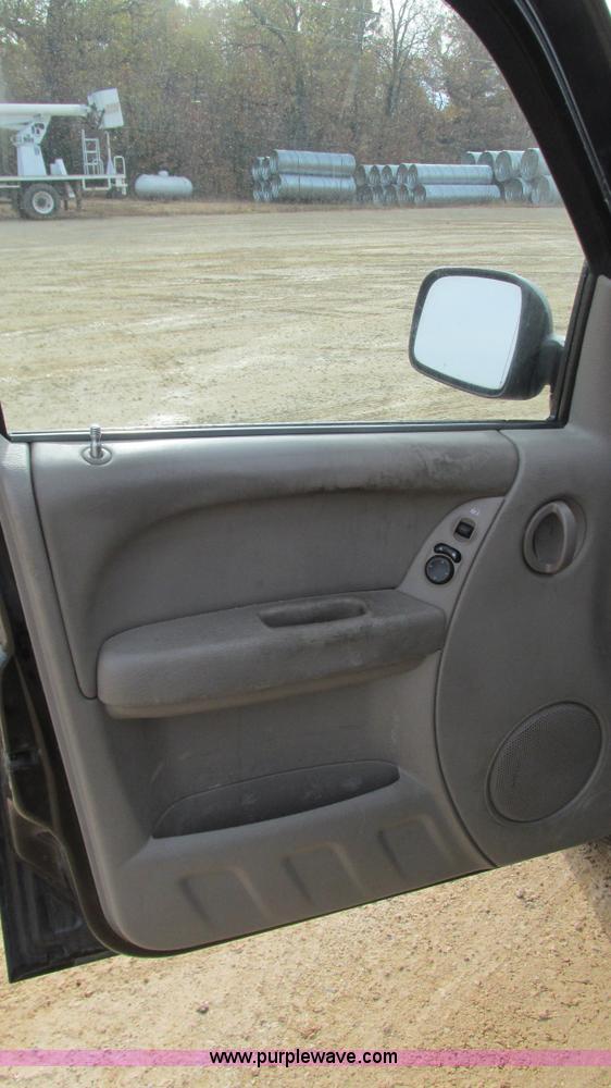 image for item I3191 2003 Jeep Liberty SUV