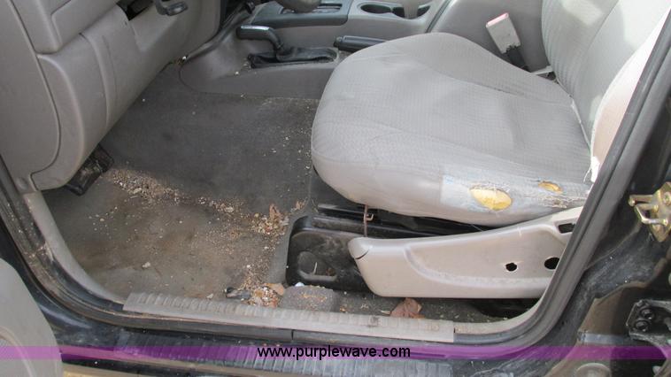 image for item I3191 2003 Jeep Liberty SUV