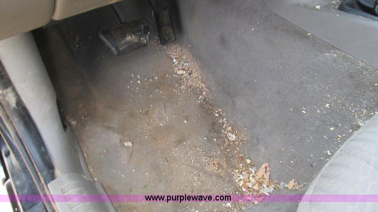 image for item I3191 2003 Jeep Liberty SUV