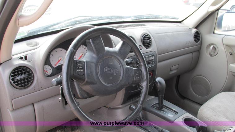 image for item I3191 2003 Jeep Liberty SUV