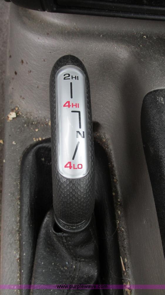 image for item I3191 2003 Jeep Liberty SUV