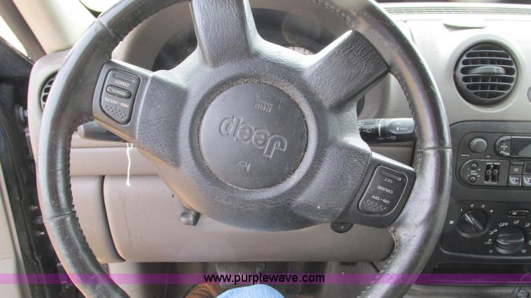image for item I3191 2003 Jeep Liberty SUV