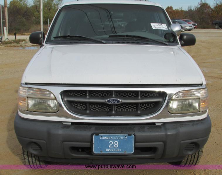 image for item I3192 2000 Ford Explorer XL SUV