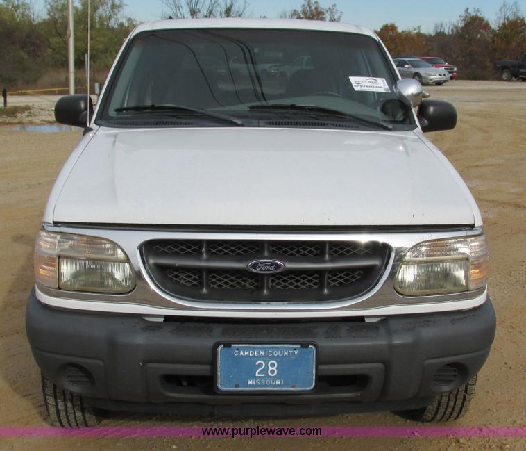image for item I3192 2000 Ford Explorer XL SUV