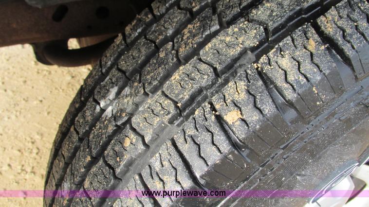 image for item I3192 2000 Ford Explorer XL SUV