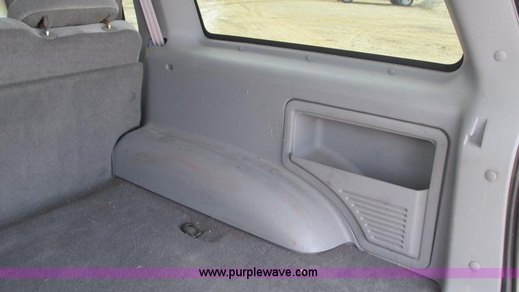 image for item I3192 2000 Ford Explorer XL SUV