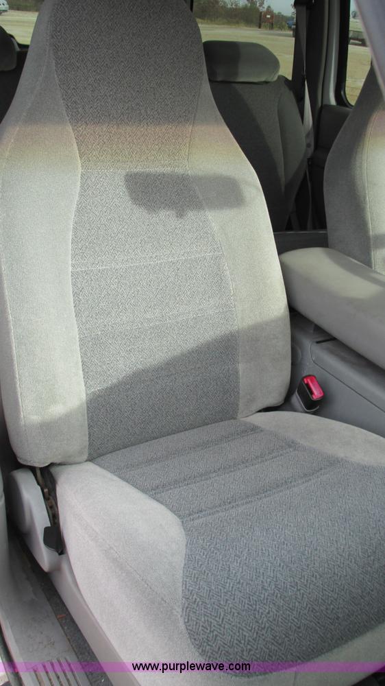 image for item I3192 2000 Ford Explorer XL SUV