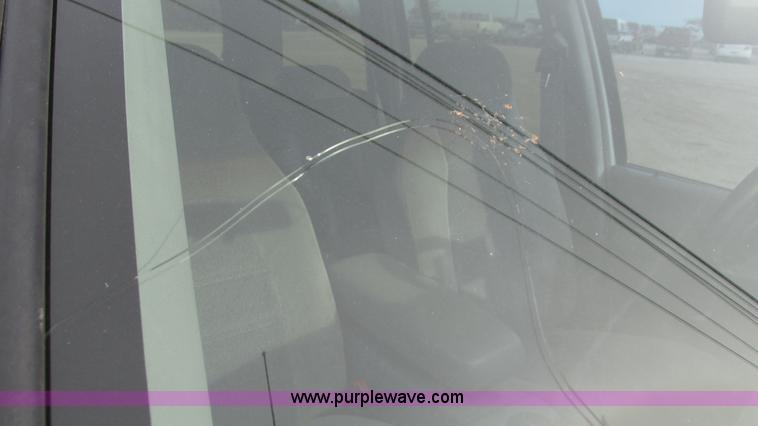 image for item I3192 2000 Ford Explorer XL SUV