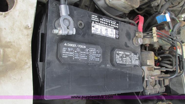 image for item I3192 2000 Ford Explorer XL SUV