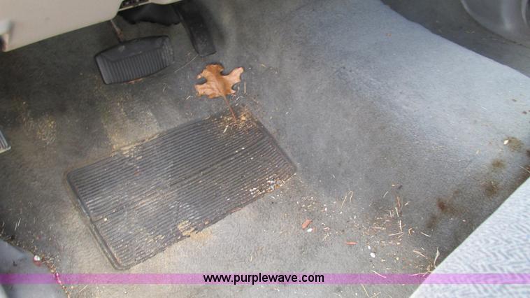 image for item I3192 2000 Ford Explorer XL SUV