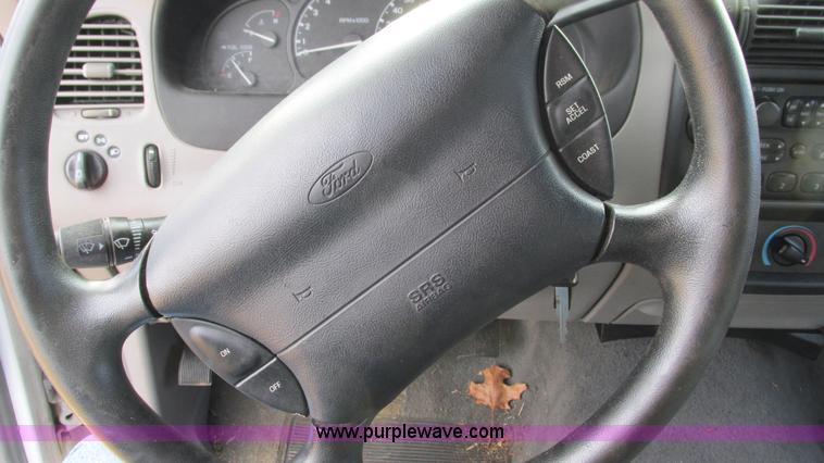 image for item I3192 2000 Ford Explorer XL SUV