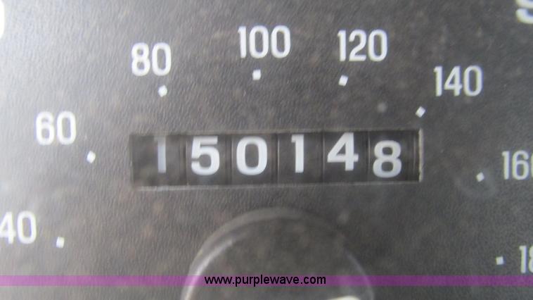 image for item I3192 2000 Ford Explorer XL SUV