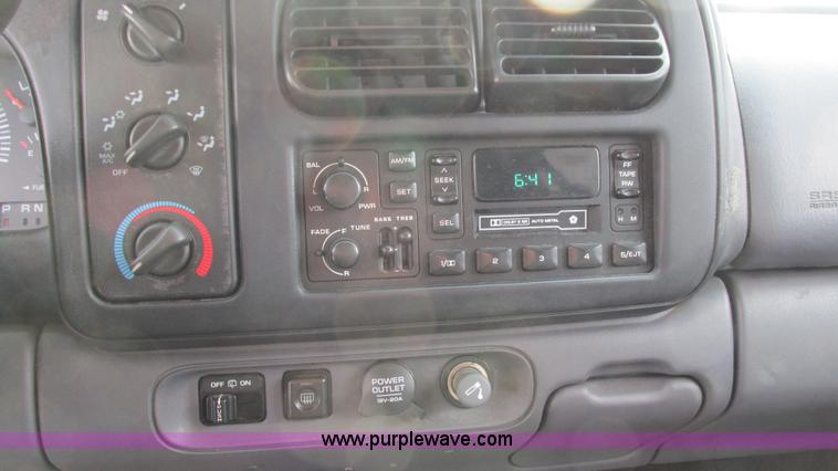 image for item I3193 1998 Dodge Durango SLT SUV