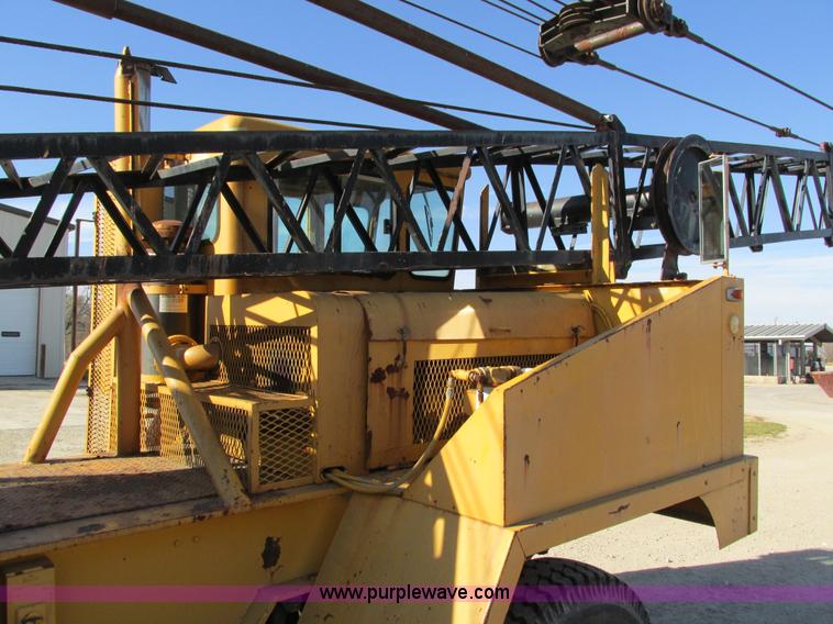 image for item I4105 1982 Little Giant LG4866 crane